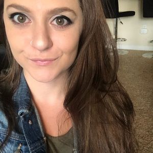 Meet your Posher, Melanie